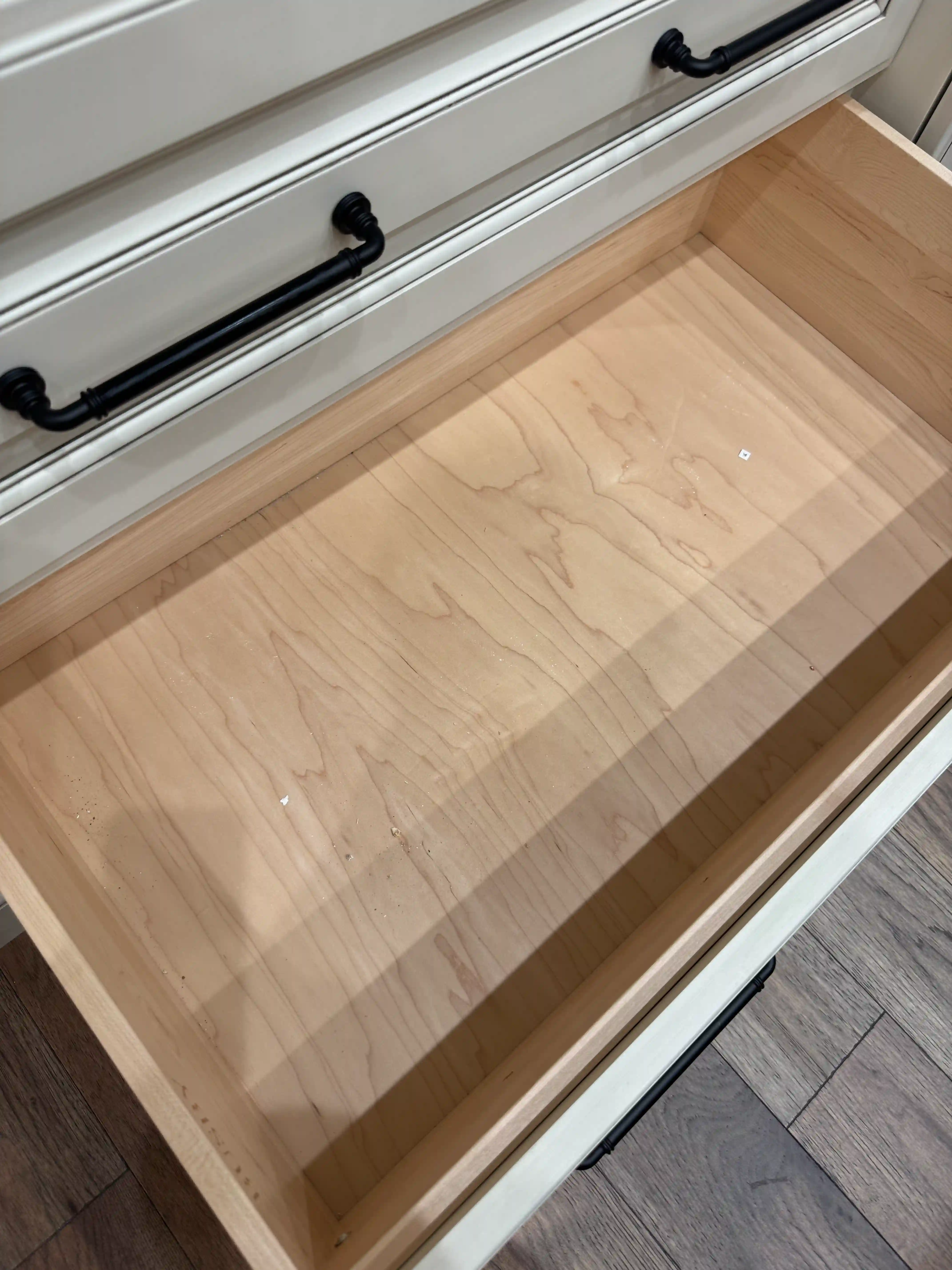 Cabinet drawer quality inspection