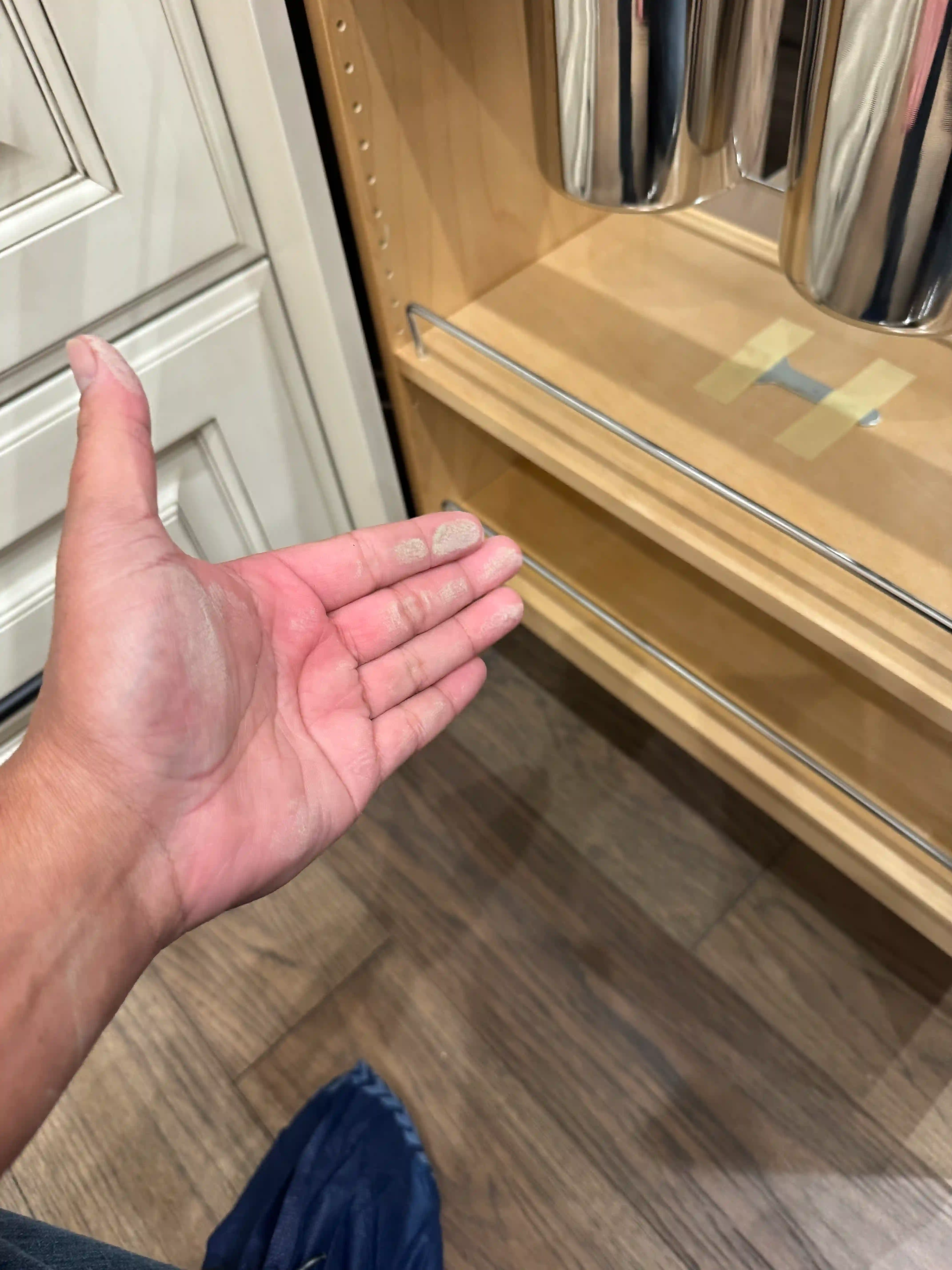 Cabinet dust quality check hand