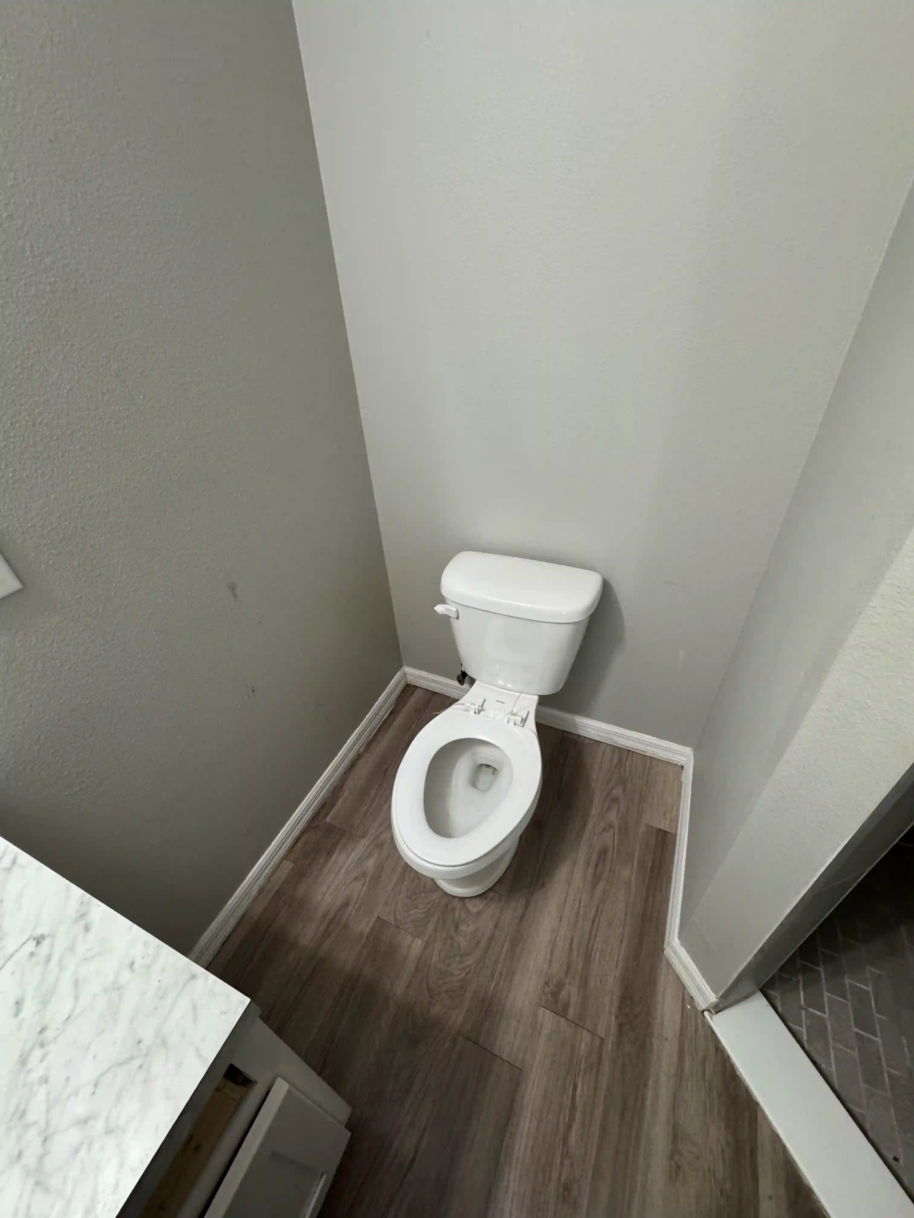Toilet corner vacant unit